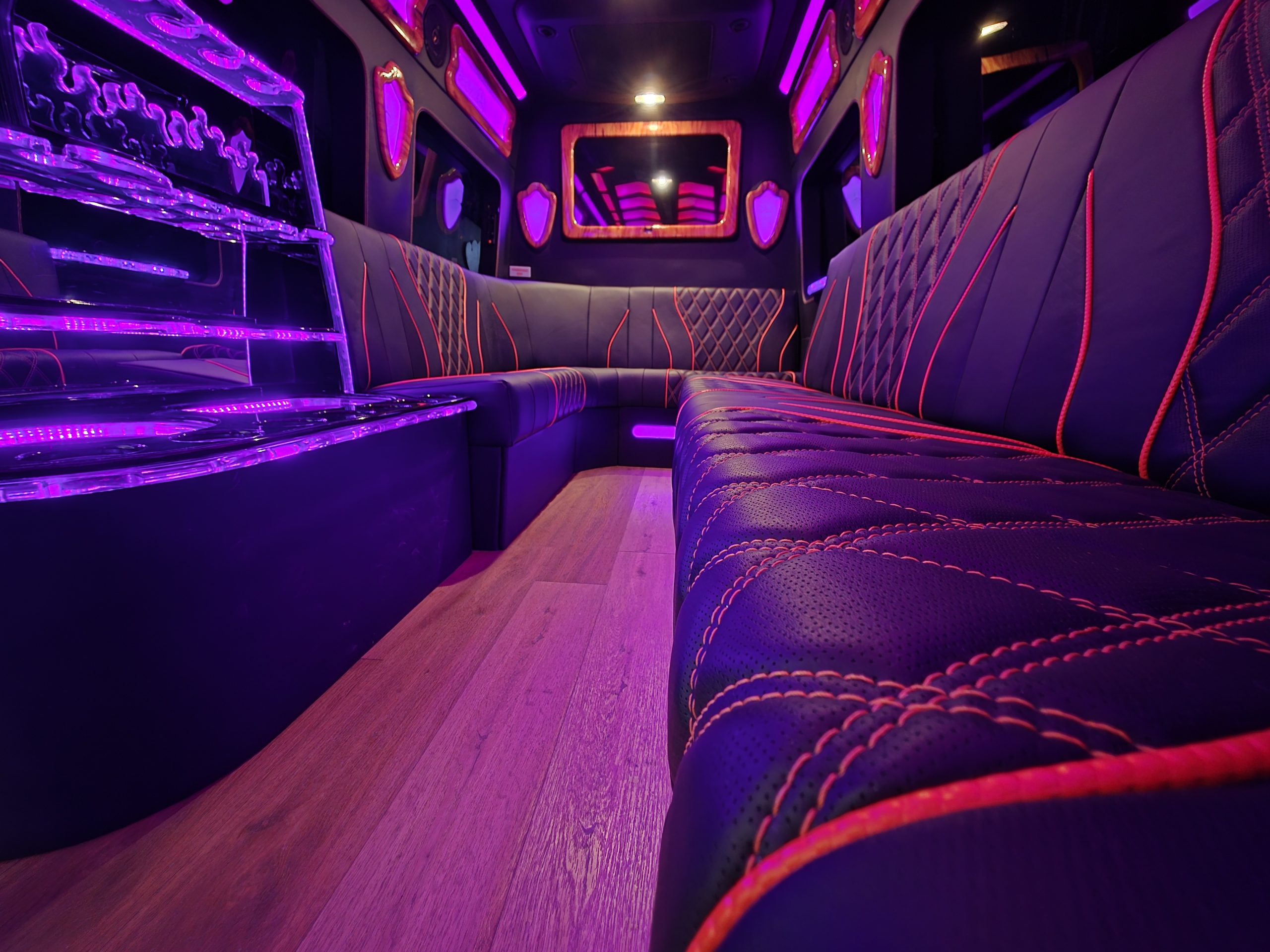 Oakville Limo Service: Redefining Luxury Transportation