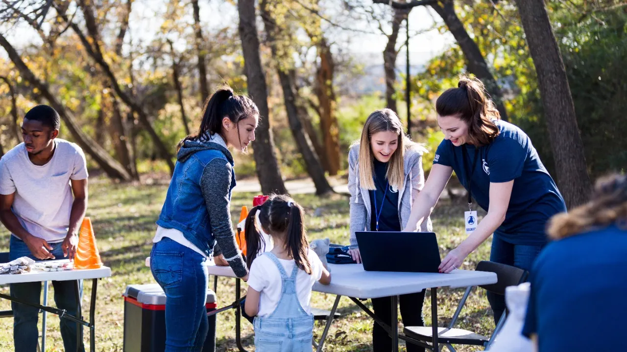 5 Benefits of Attending Community Events
