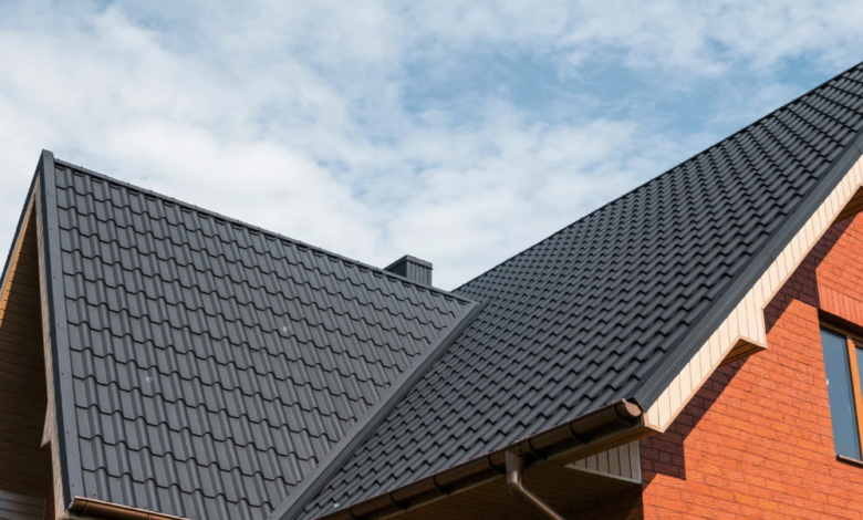 How Do Roofing Contractors Handle Complex Roof Structures?